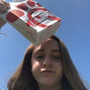 Meet your Posher, Lauren